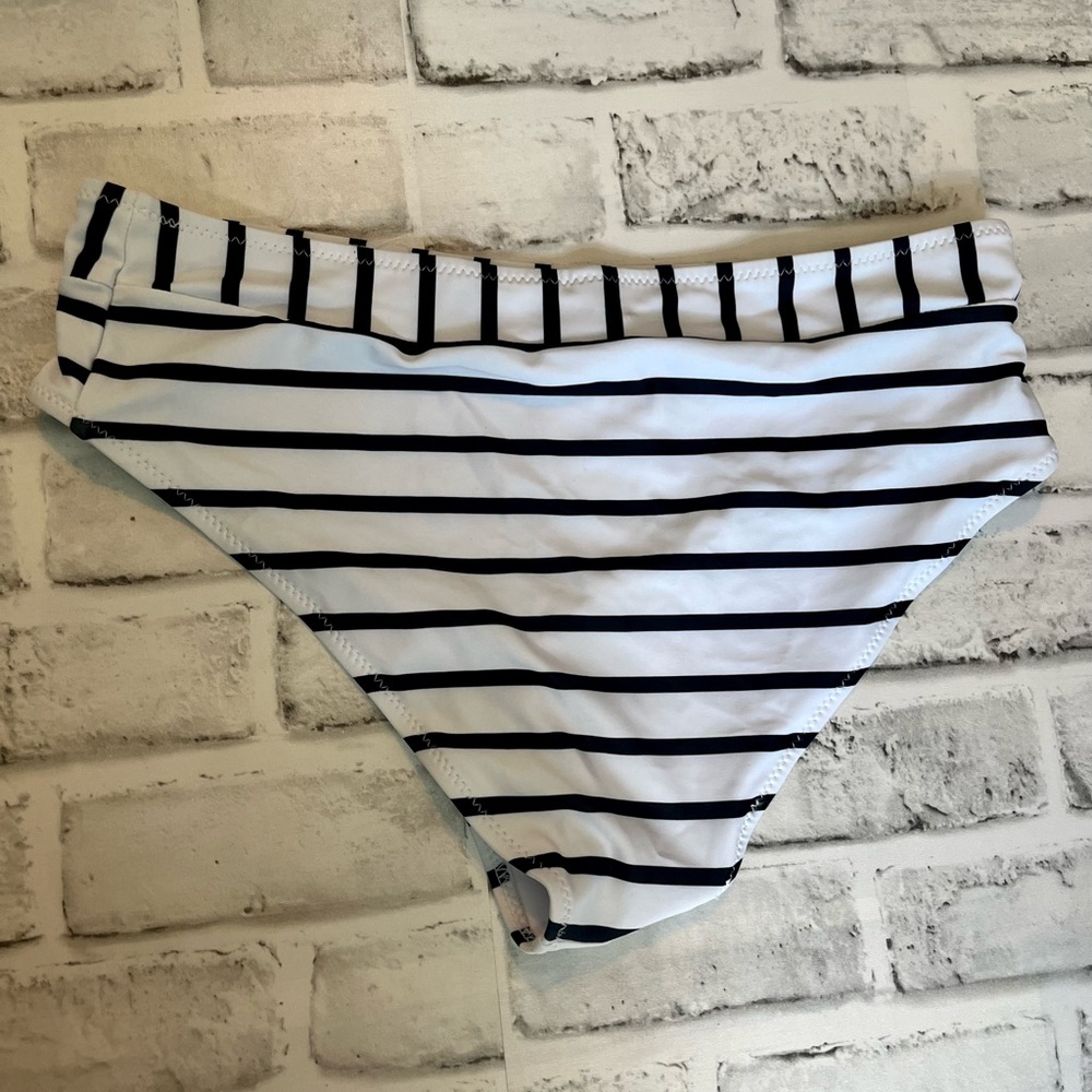 NWOT✨Bikini - Picture 3 of 4